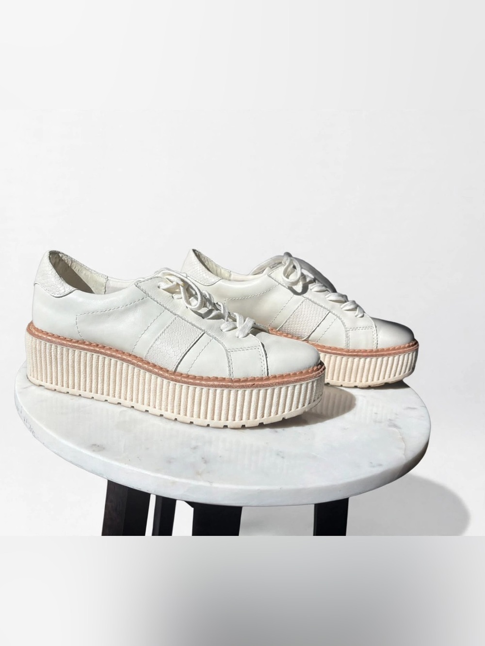 Dolce Vita White leather Platform Lace-Up Sneakers with Cream Sole Trim size 8